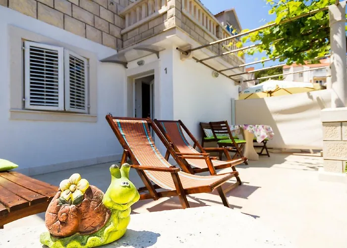 Laura Apartman *