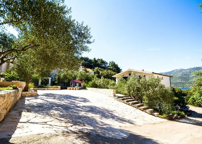 Laura * Korčula